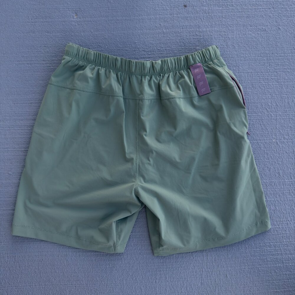 Fabletics Short - Picture 2 of 2